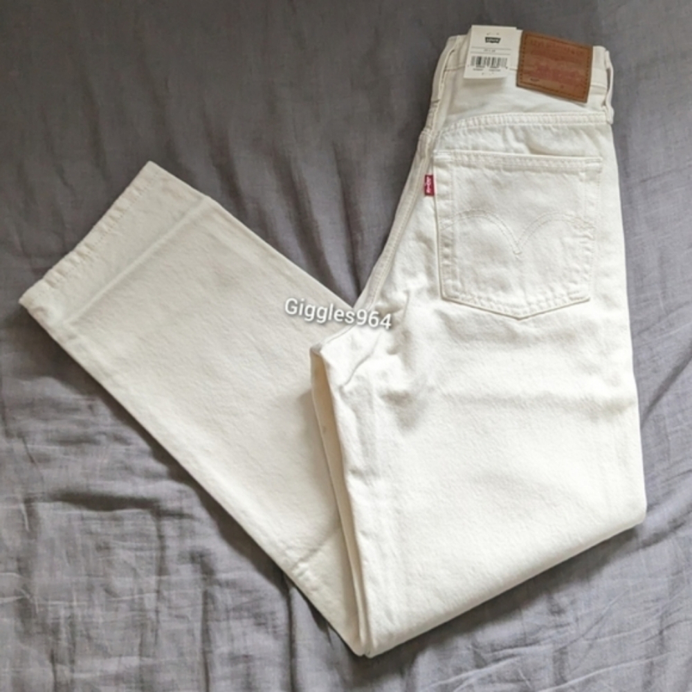 Levi's 501 Crop Jeans in Ecru Booper Off White
